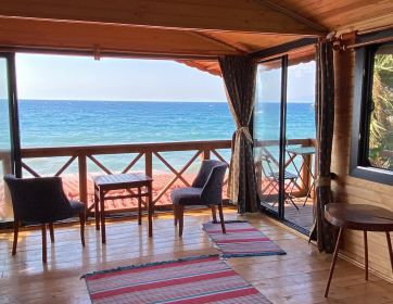 Tree House with Panoramic Sea View Kuşadası Bungalov